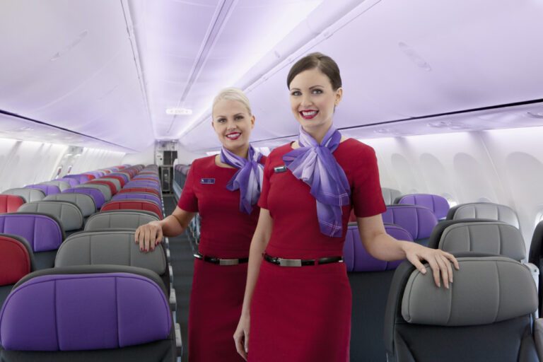 Como se tornar aeromoça em 2025
